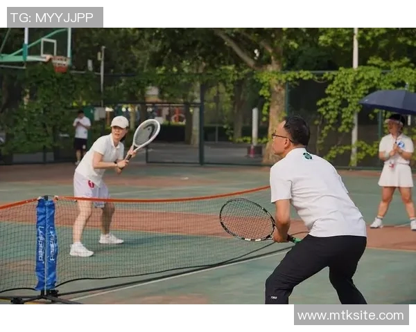 西安网球队的灵活性揭秘:如何在赛场上展现卓越技巧与团队协作 西安网球队的灵活性揭秘:如何在赛场上展现卓越技巧与团队协作